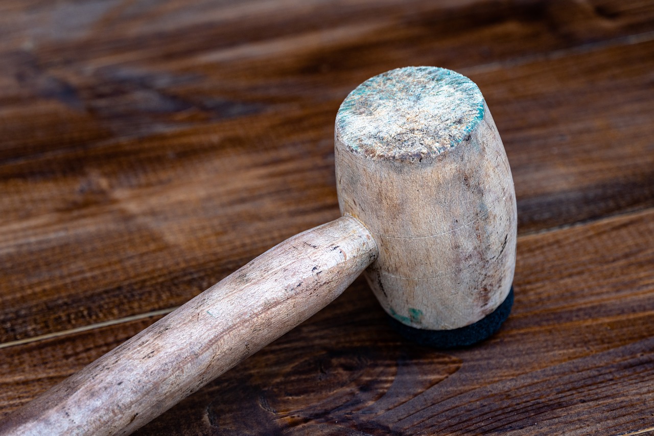 wooden-gavel-5221735_1280